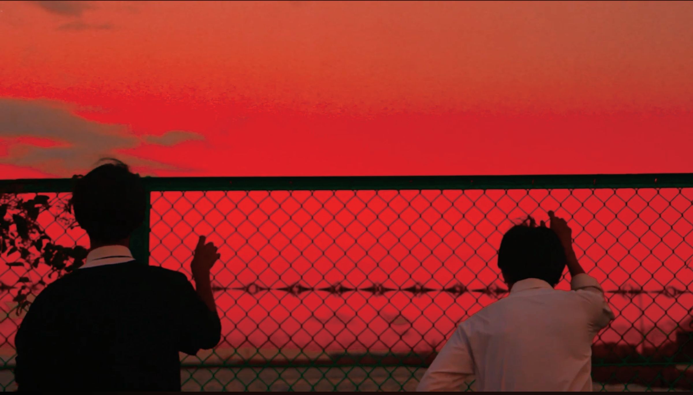 『紅の空』より